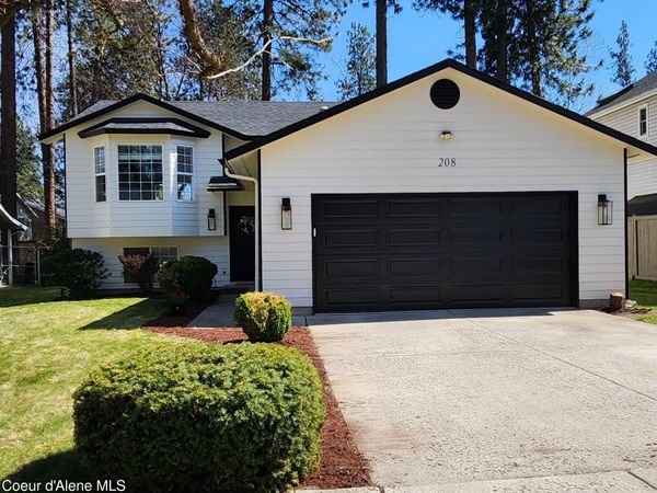 208 S Riverwood CT, Post Falls, ID 83854