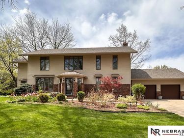 1222 N 101 Circle , Omaha, NE 68114