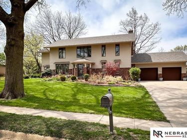 1222 N 101 Circle, Omaha, NE 68114
