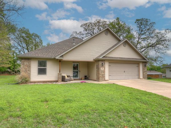 211 N Saint Clair Court , Joplin, MO 64801