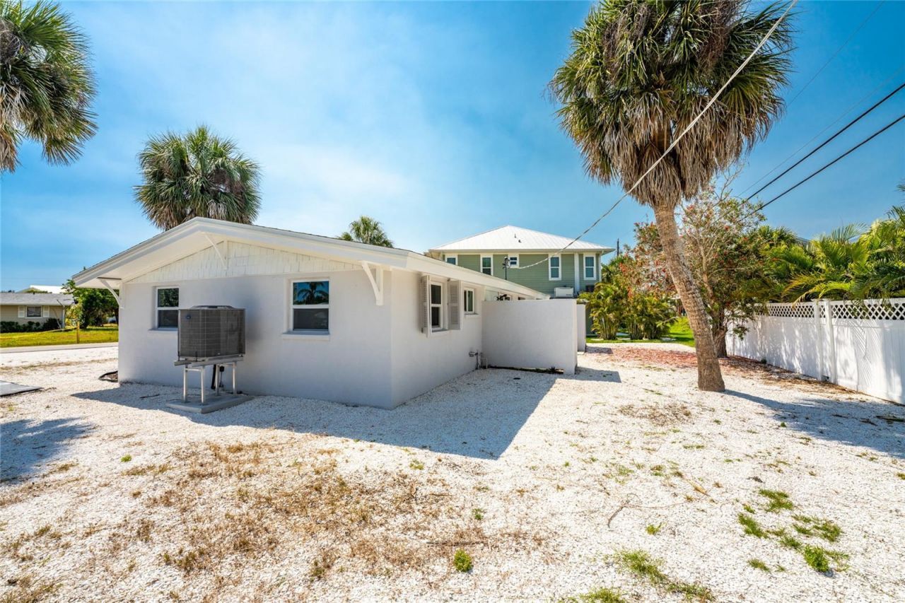 1175 Little Court, Englewood, FL 34223 Photo