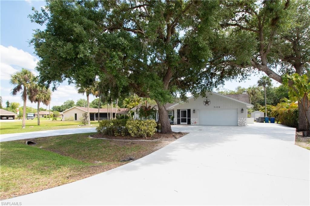 7332 Sean Ln, North Fort Myers, FL 33917 Photo