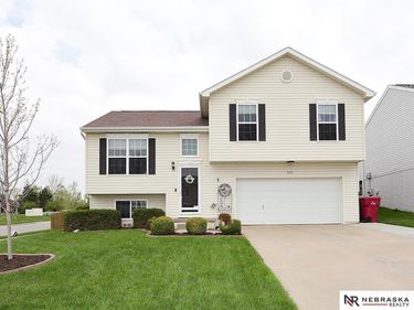 11214 Hanover Street , Omaha, NE 68142