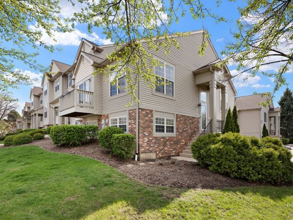 1100 Ellsworth Drive , Grayslake, IL 60030