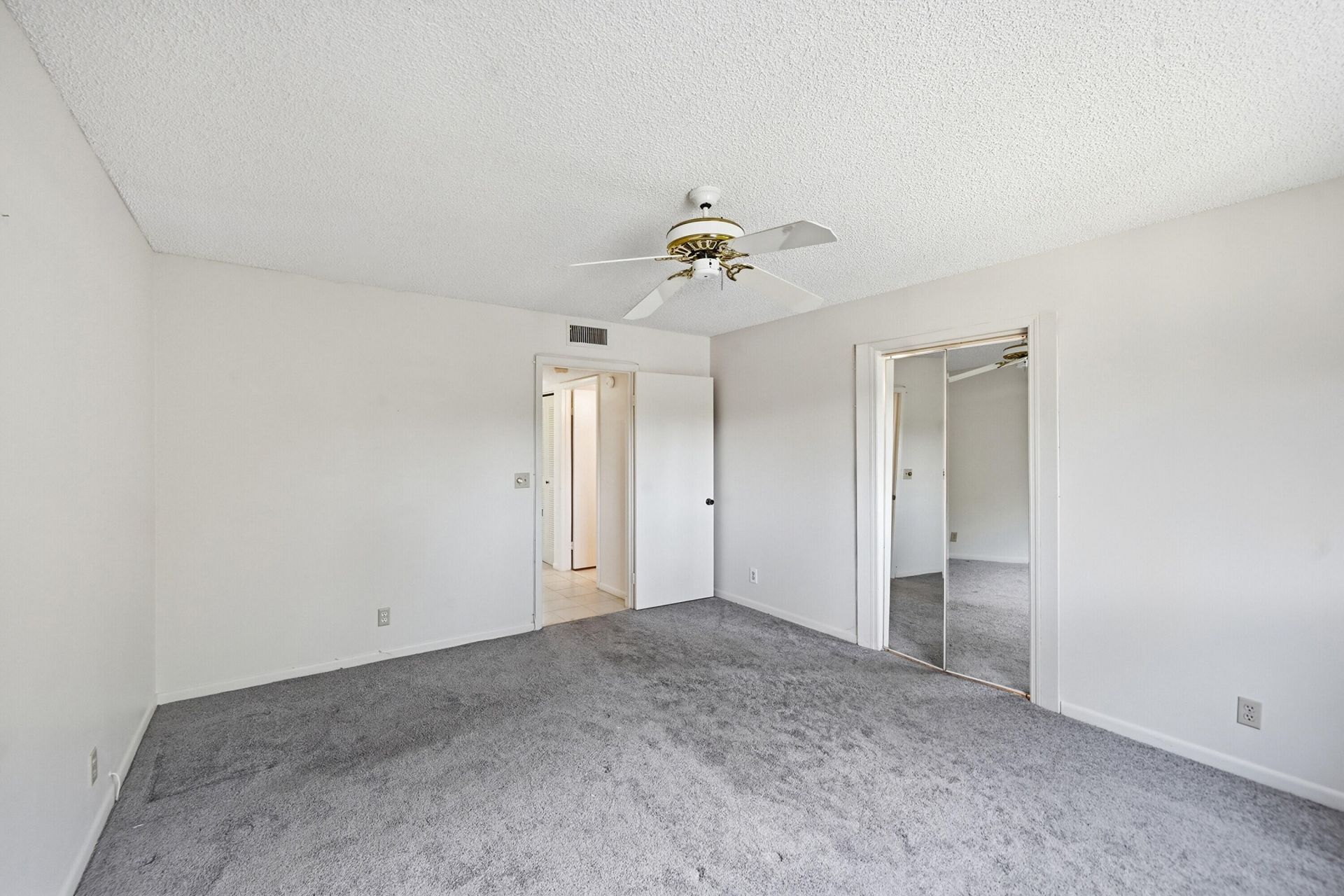 5370 Las Verdes Circle, Unit 219, Delray Beach, FL 33484 Photo