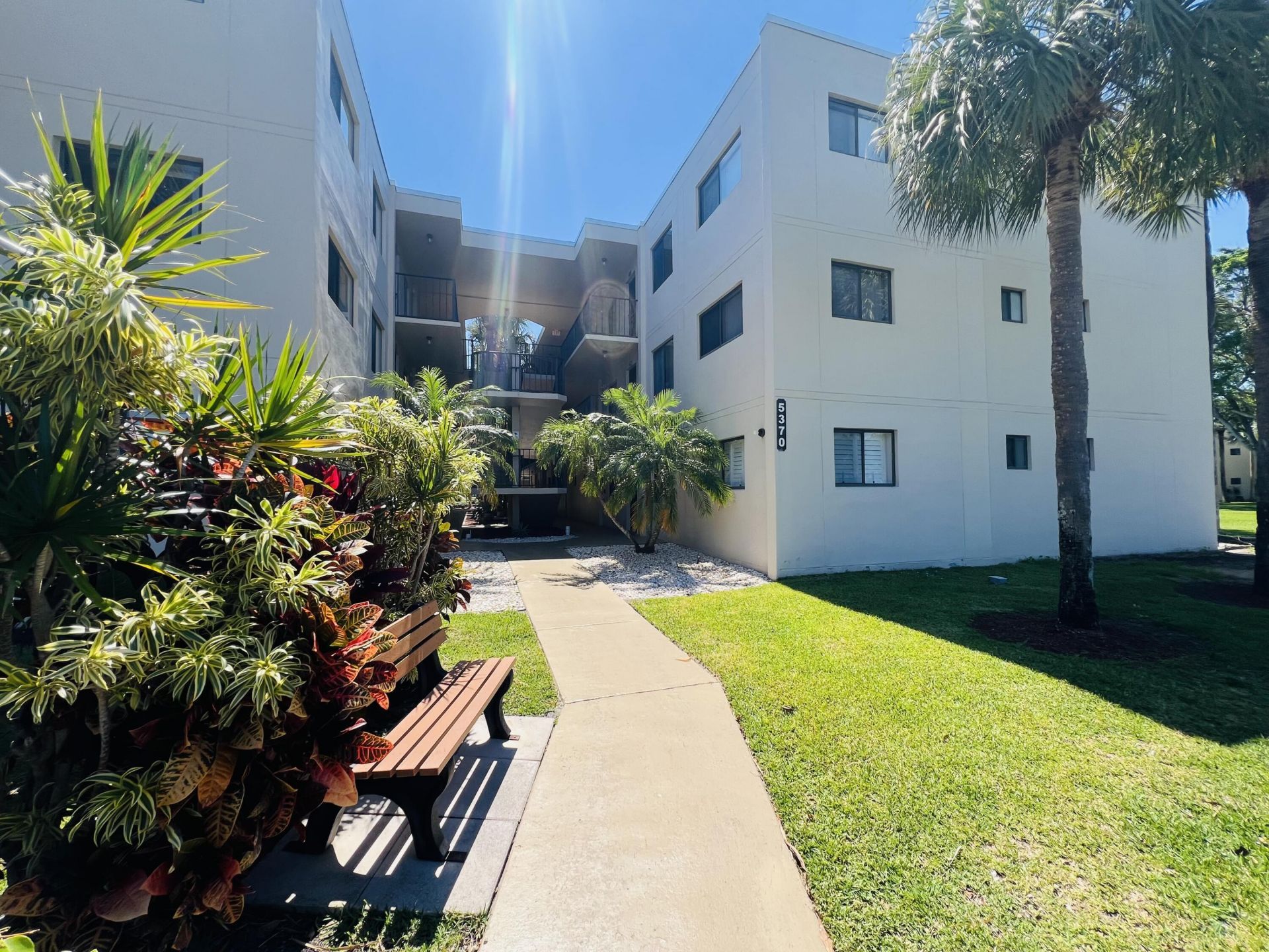 5370 Las Verdes Circle, Unit 219, Delray Beach, FL 33484 Photo