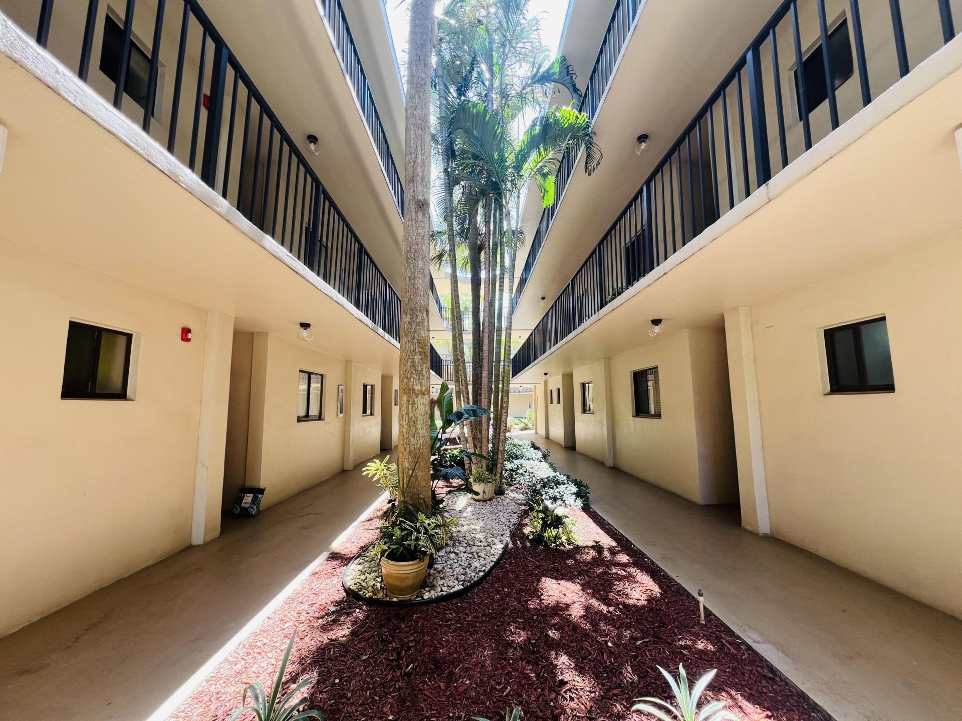 5370 Las Verdes Circle, Unit 219, Delray Beach, FL 33484 Photo