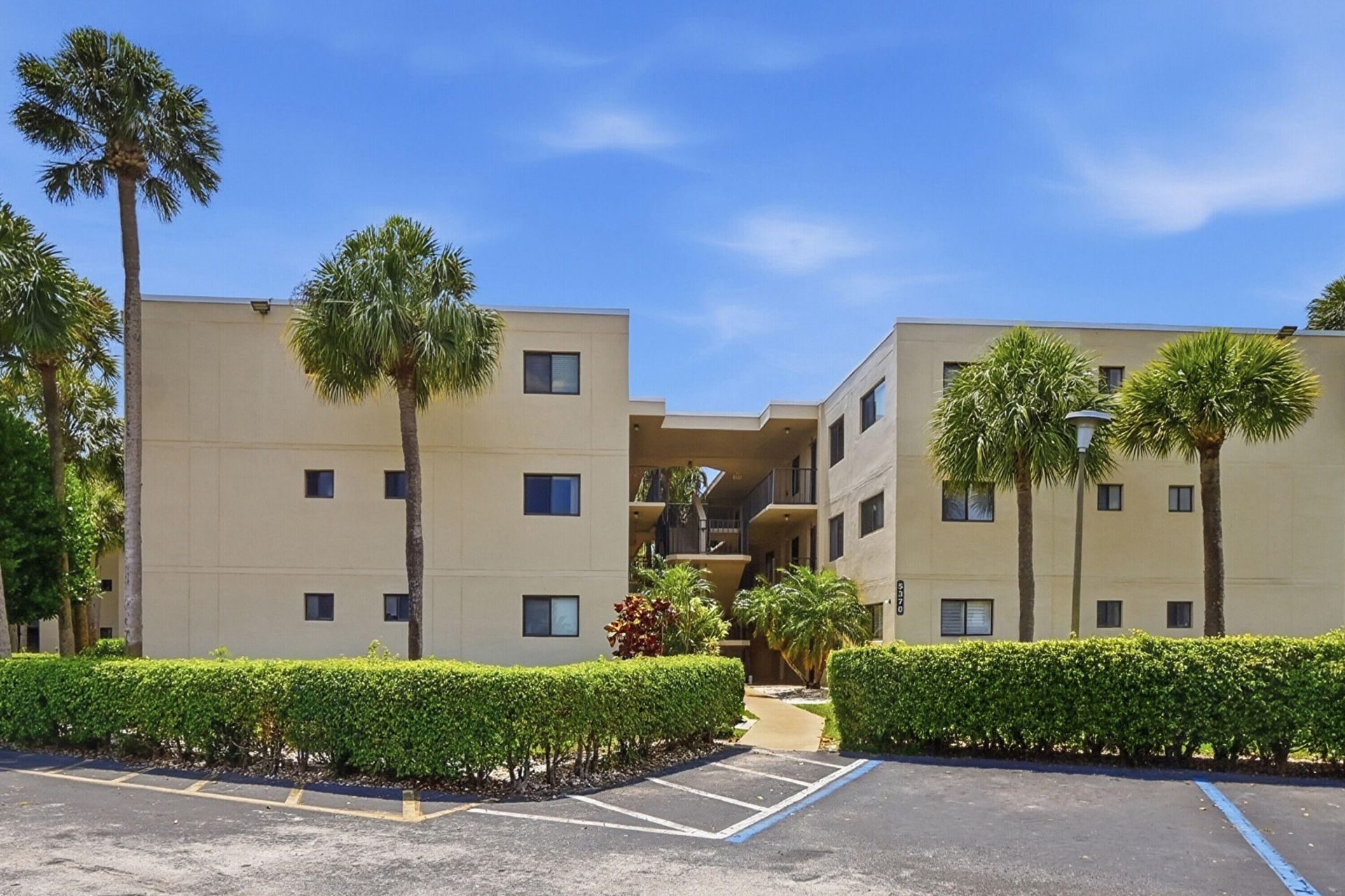 5370 Las Verdes Circle, Unit 219, Delray Beach, FL 33484 Photo