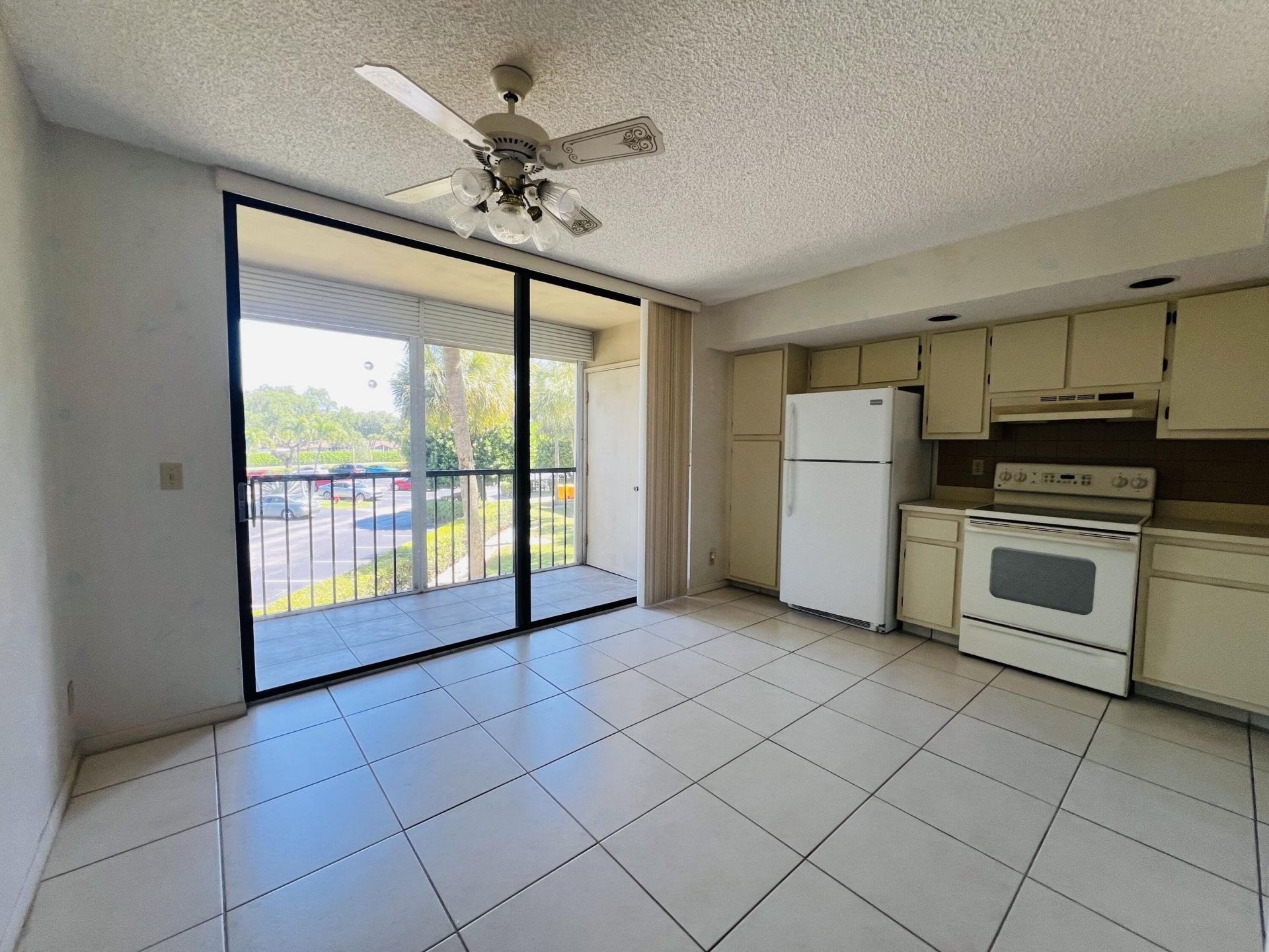 5370 Las Verdes Circle, Unit 219, Delray Beach, FL 33484 Photo