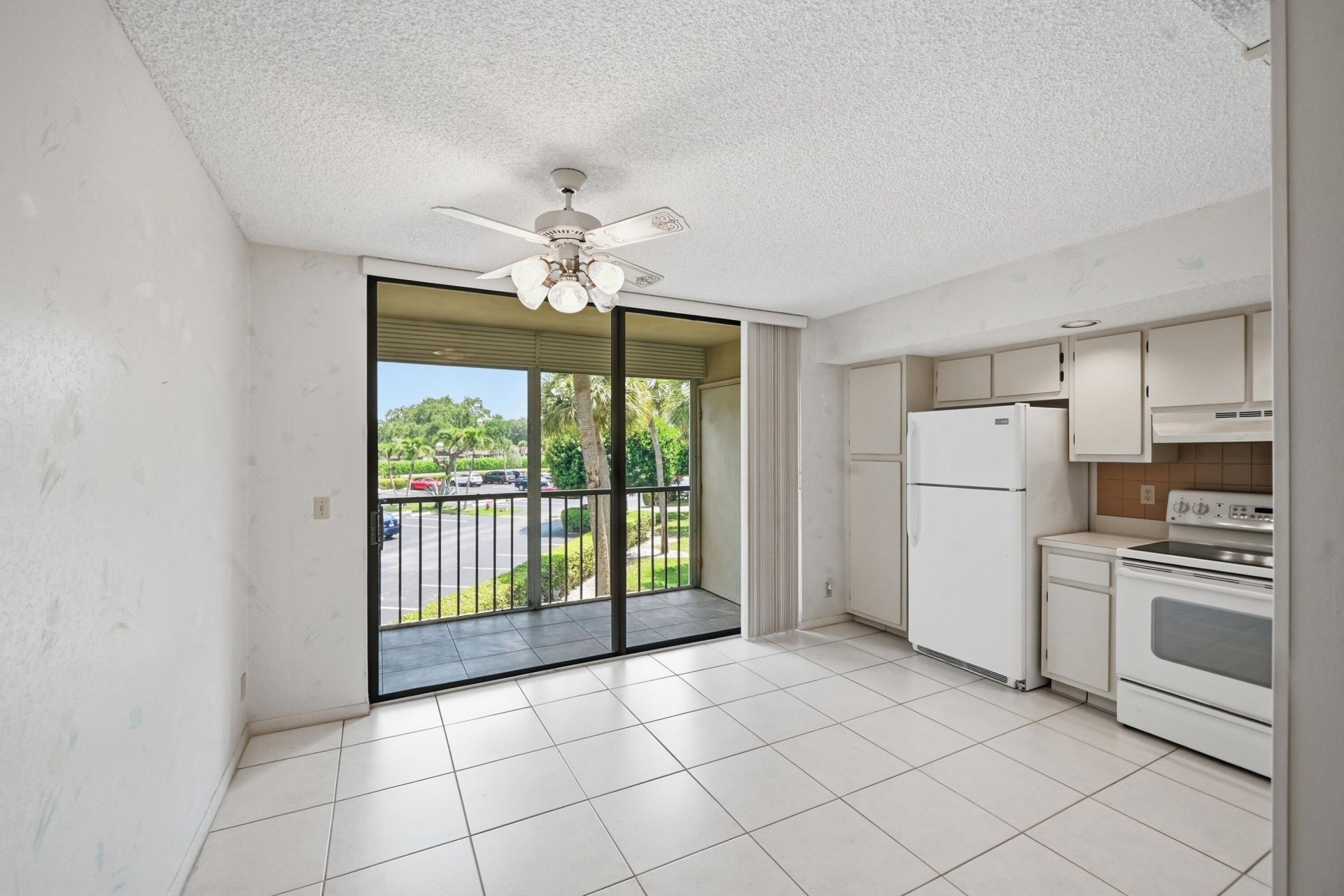 5370 Las Verdes Circle, Unit 219, Delray Beach, FL 33484 Photo