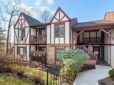 39 Foxwood Circle , Mount Kisco, NY 10549