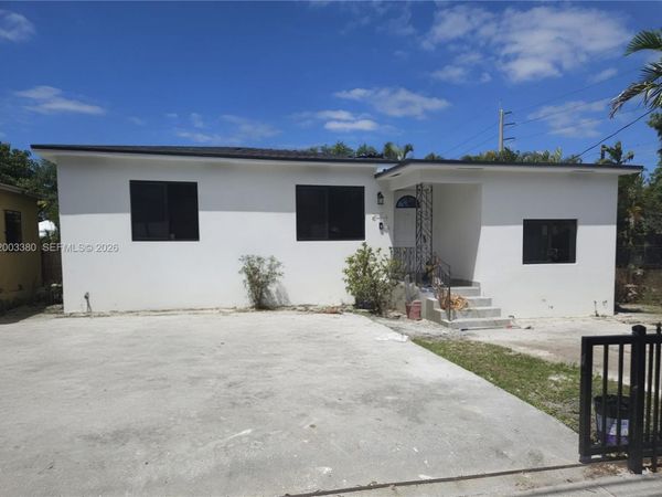 1040 NW 28th Ave , Miami, FL 33125