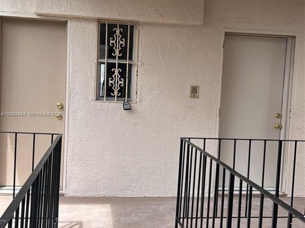 1950 W 54th St , Unit 115, Hialeah, FL 33012