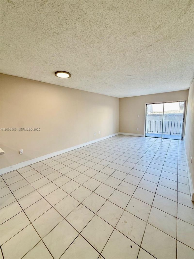 1950 W 54th St, Unit 115, Hialeah, FL 33012 Photo