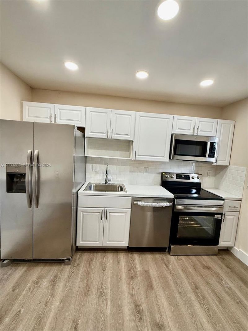 1950 W 54th St, Unit 115, Hialeah, FL 33012 Photo