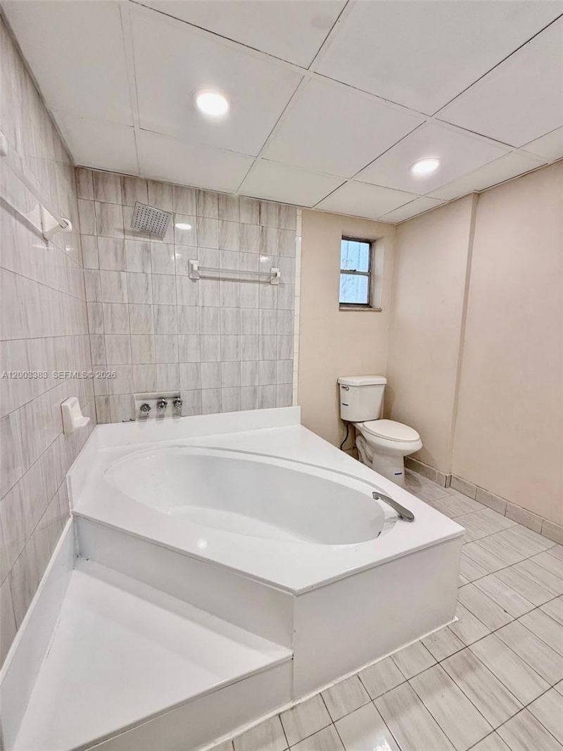 1950 W 54th St, Unit 115, Hialeah, FL 33012 Photo