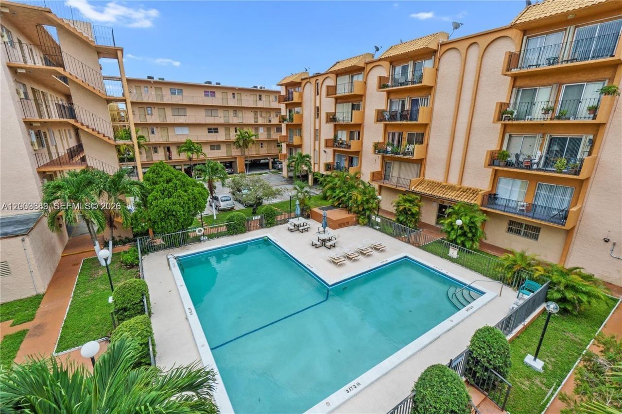 1950 W 54th St, Unit 115, Hialeah, FL 33012 Photo
