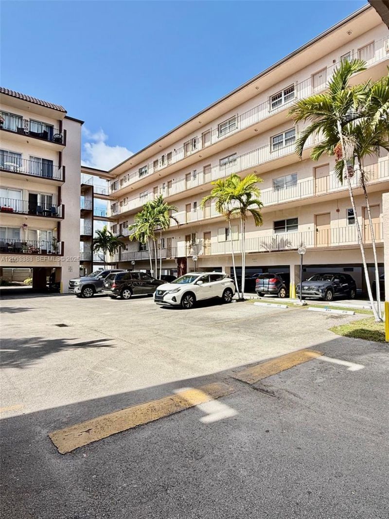 1950 W 54th St, Unit 115, Hialeah, FL 33012 Photo