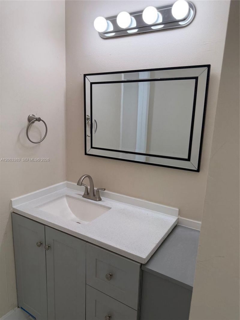 1950 W 54th St , Unit 115, Hialeah, FL 33012 Photo