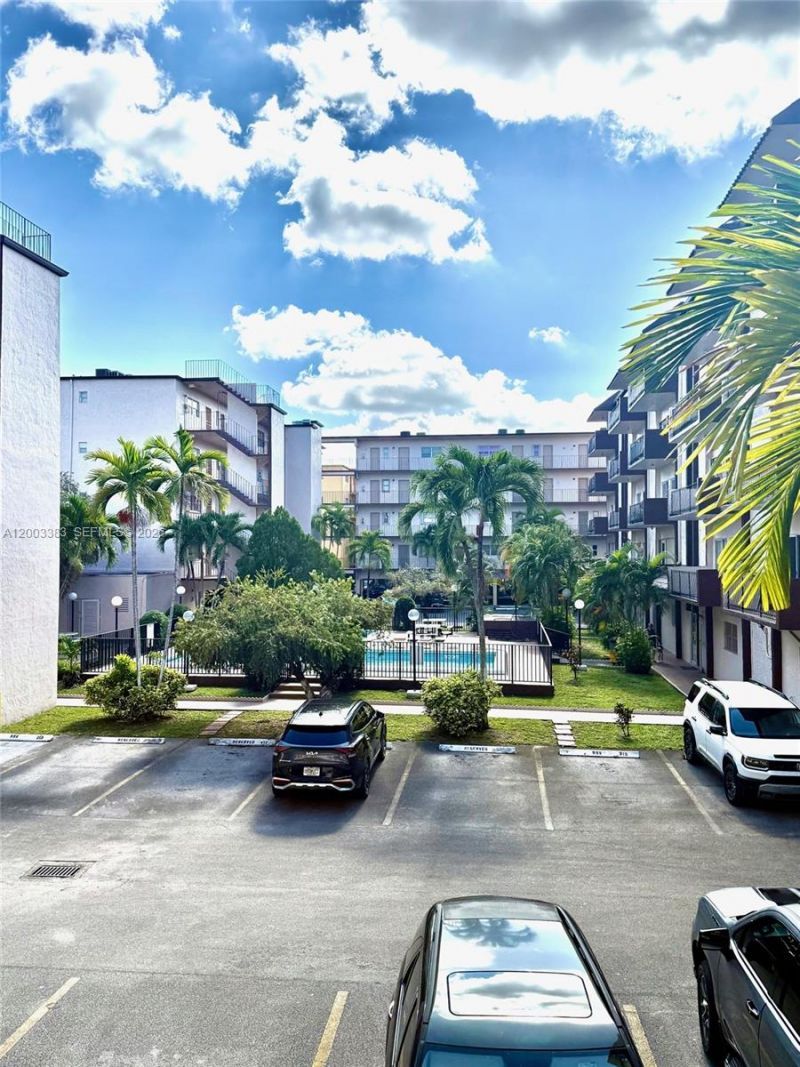 1950 W 54th St, Unit 115, Hialeah, FL 33012 Photo