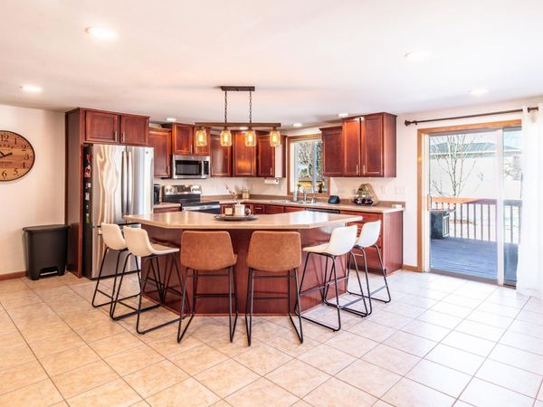 196 Hillcrest Avenue, Spicer, MN 56288
