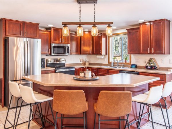 196 Hillcrest Avenue, Spicer, MN 56288