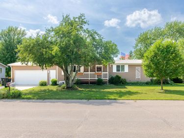 196 Hillcrest Avenue, Spicer, MN 56288