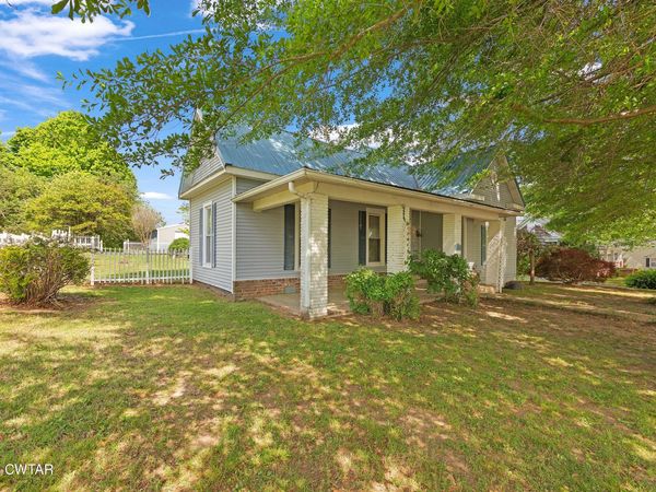 233 E Main Street , Bells, TN 38006