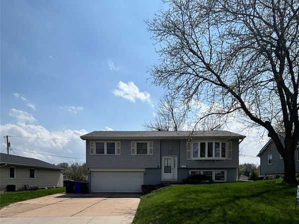 3917 Nancy Jane Lane NE, Cedar Rapids, IA 52402