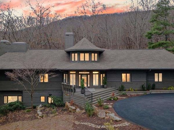 220 Wake Robin, Big Canoe, GA 30143