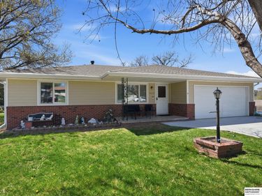 8614 S 39th Street , Bellevue, NE 68147
