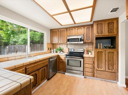 3608 Mountain View Dr, Rocklin, CA 95677 Photo