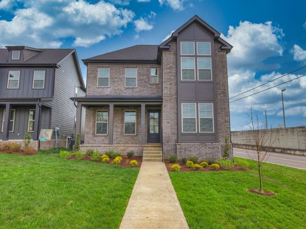 500 Eastboro Dr , Nashville, TN 37209