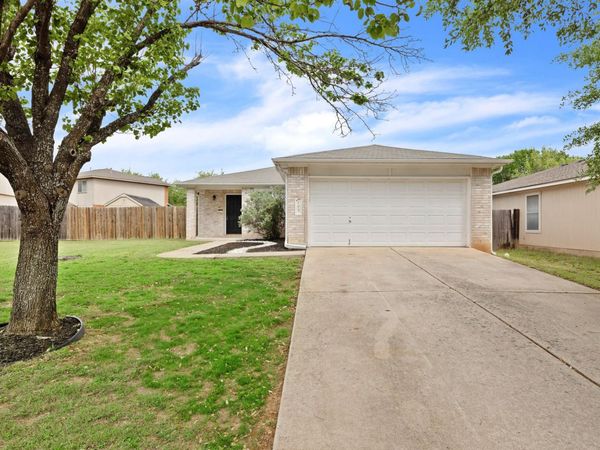 105 Stanford DR , Leander, TX 78641
