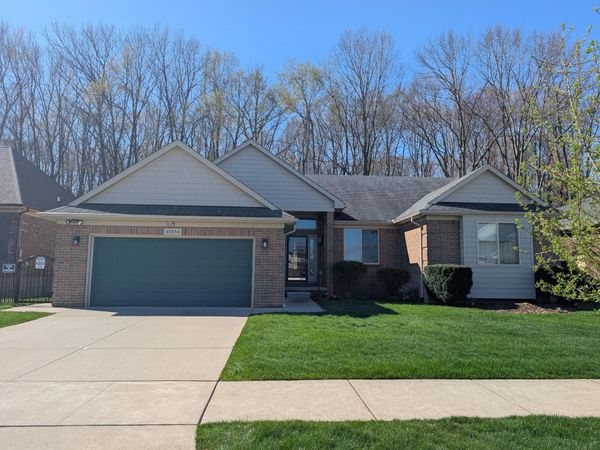 45654 Lookout Drive, Macomb, MI 48044