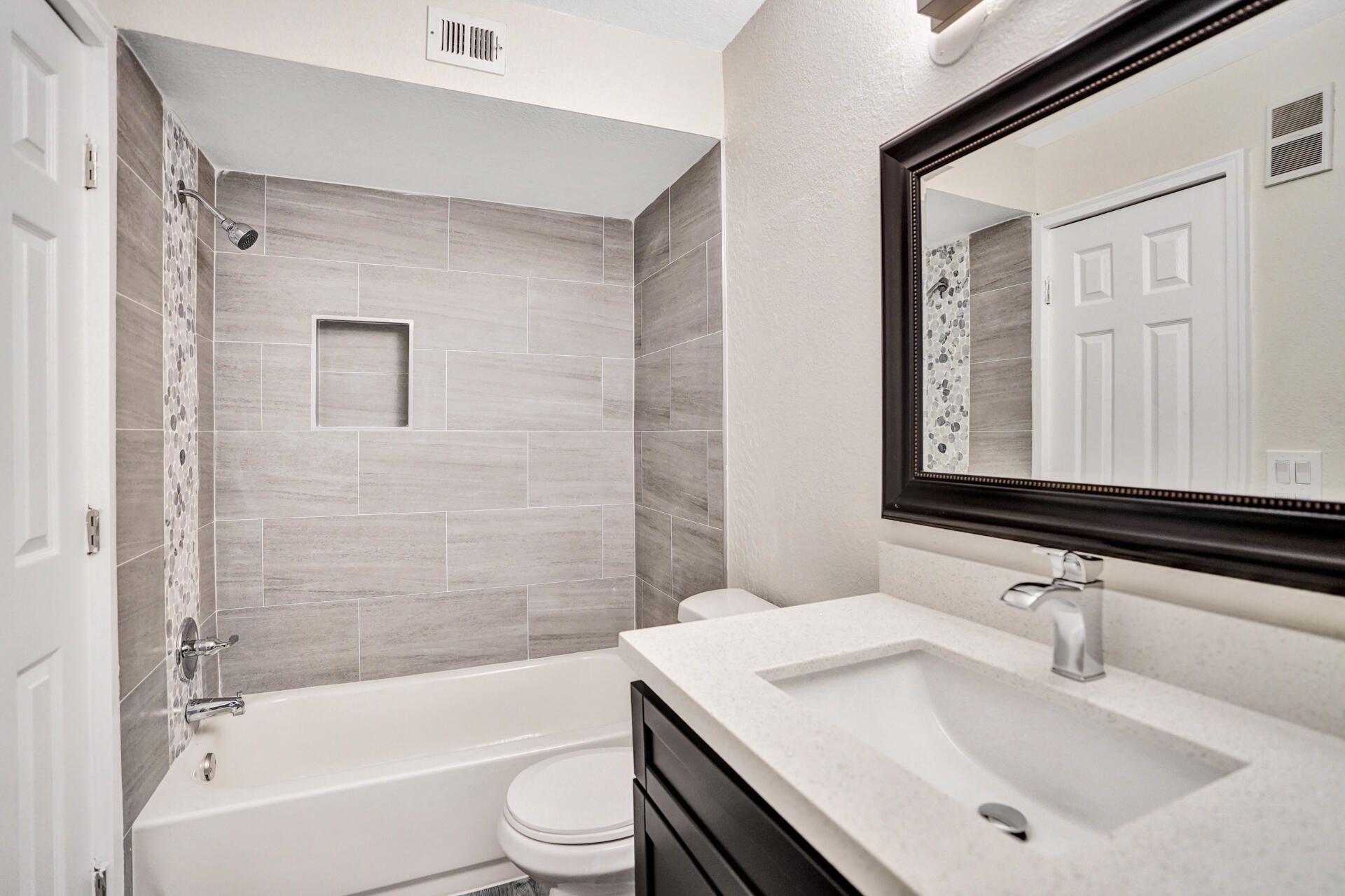 595 Vista Isles Drive, Unit 1925, Sunrise, FL 33325 Photo