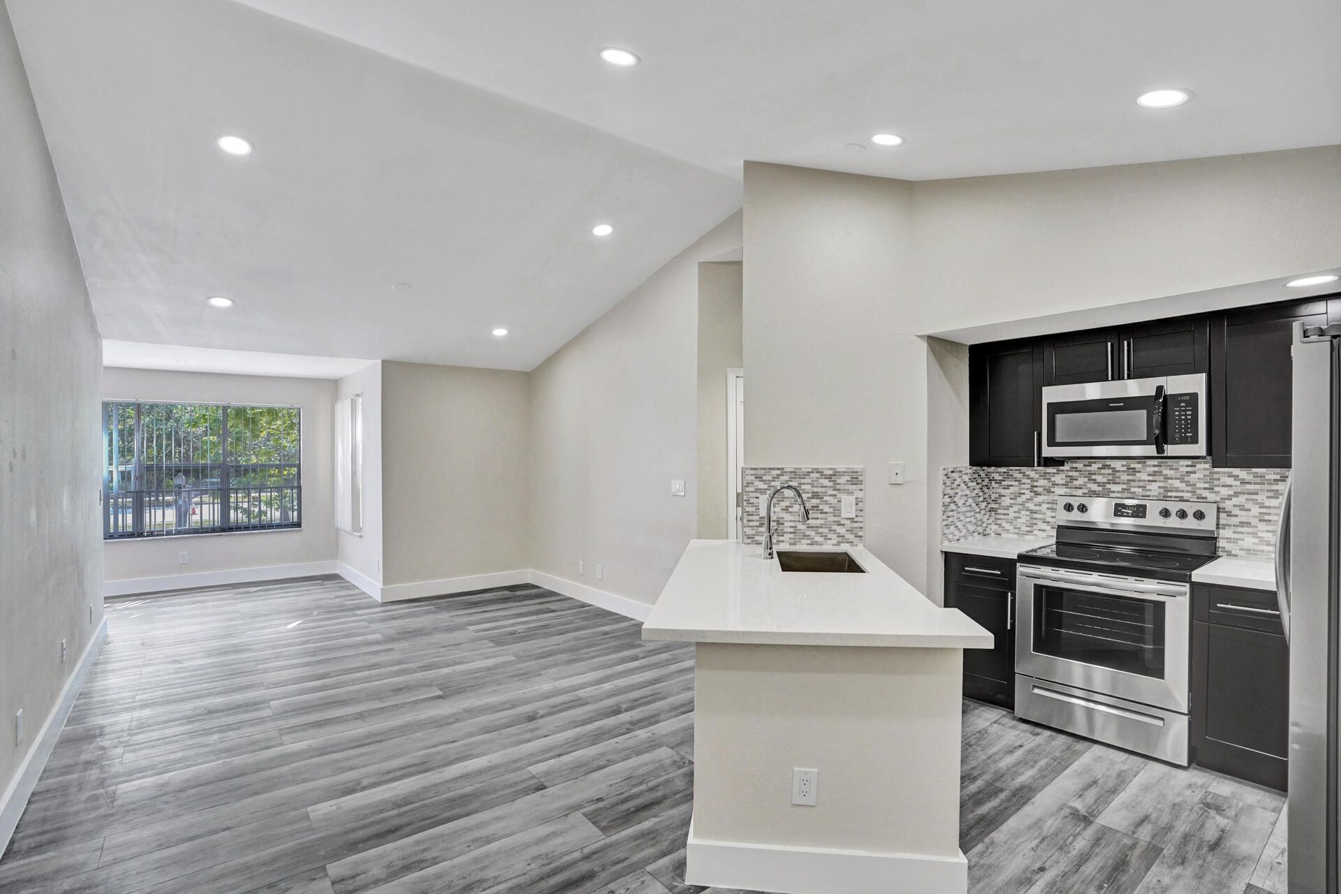 595 Vista Isles Drive, Unit 1925, Sunrise, FL 33325 Photo