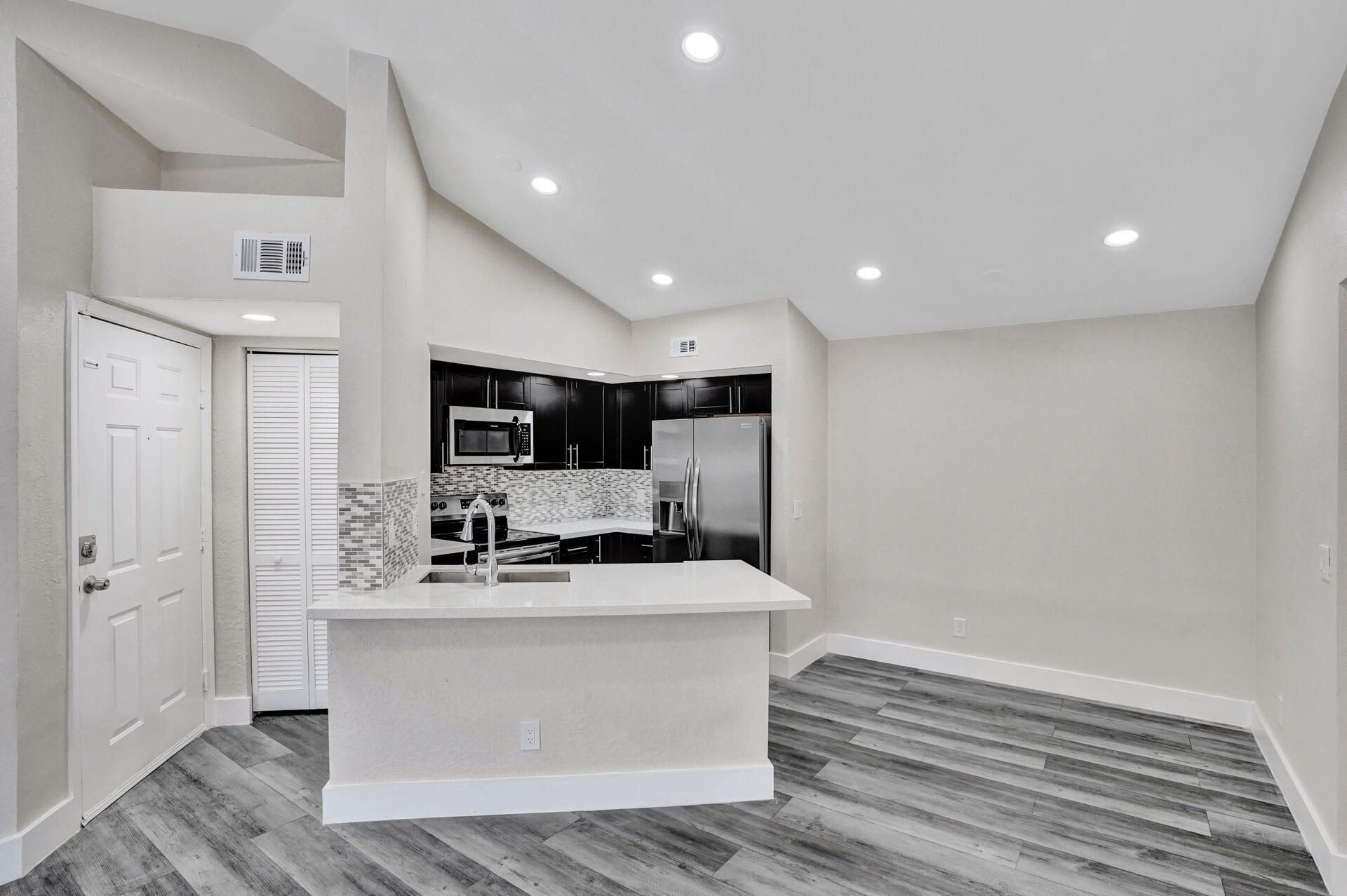 595 Vista Isles Drive, Unit 1925, Sunrise, FL 33325 Photo