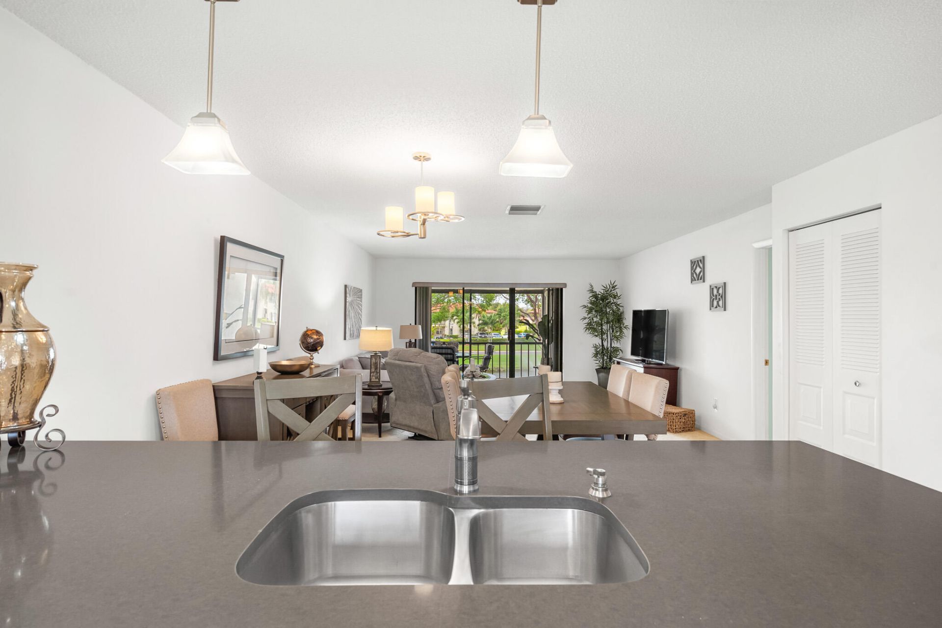 21218 Lago Circle, Unit F, Boca Raton, FL 33433 Photo