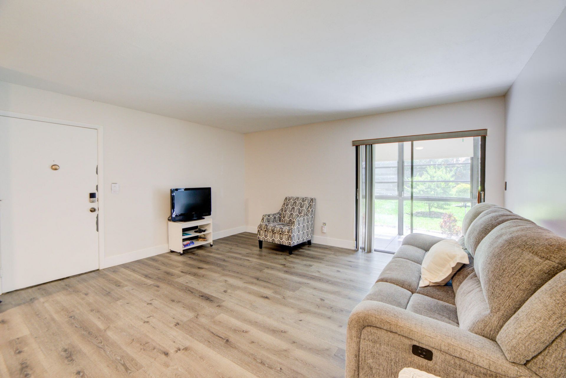9344 S Belfort Circle, Unit 115-k4, Tamarac, FL 33321 Photo