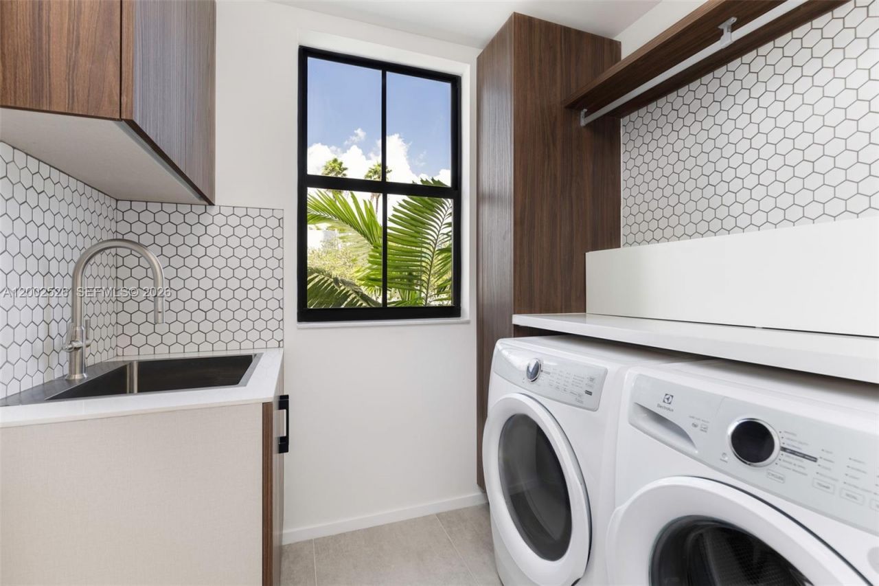 7496 SW 100th St , Pinecrest, FL 33156 Photo