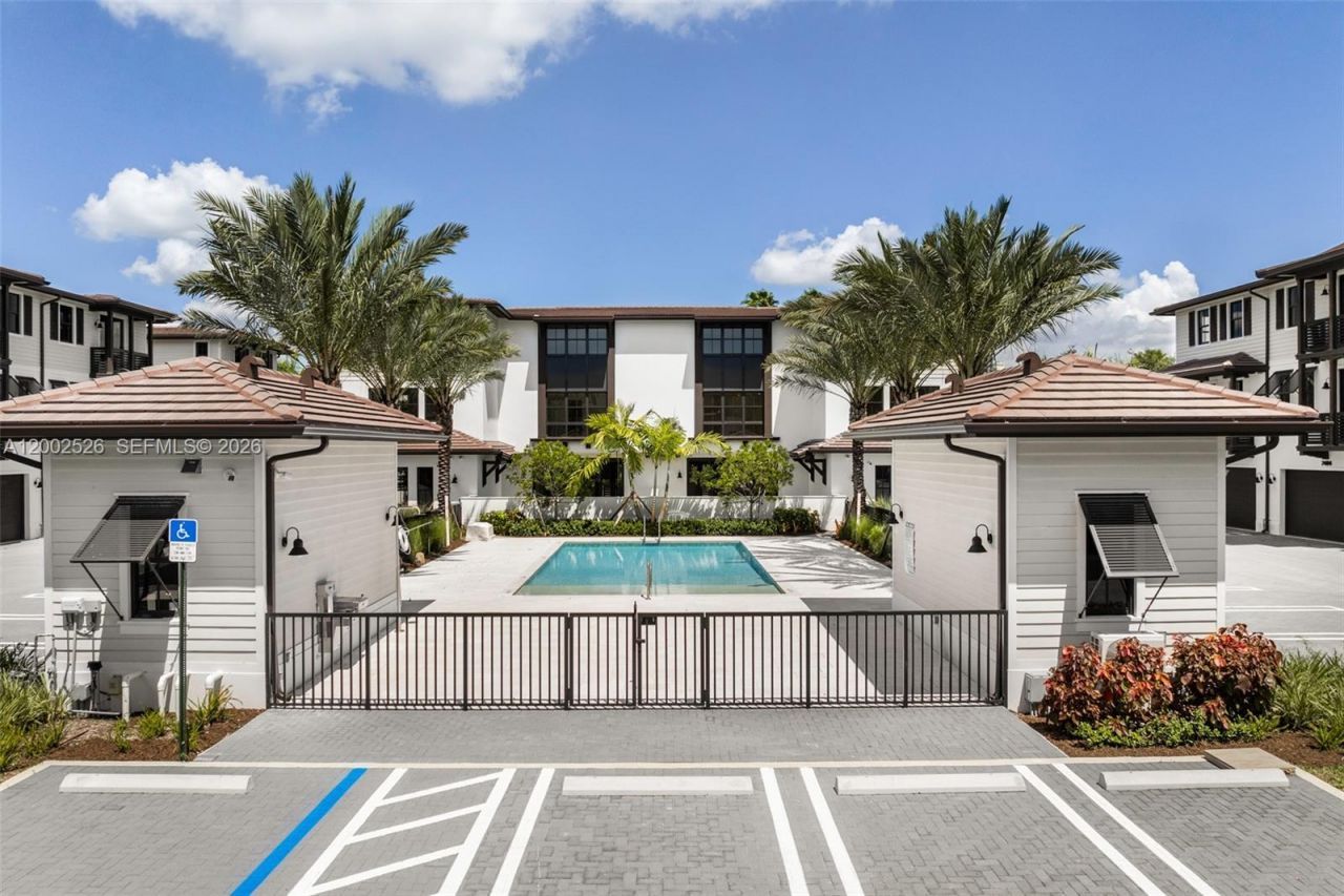 7496 SW 100th St , Pinecrest, FL 33156 Photo