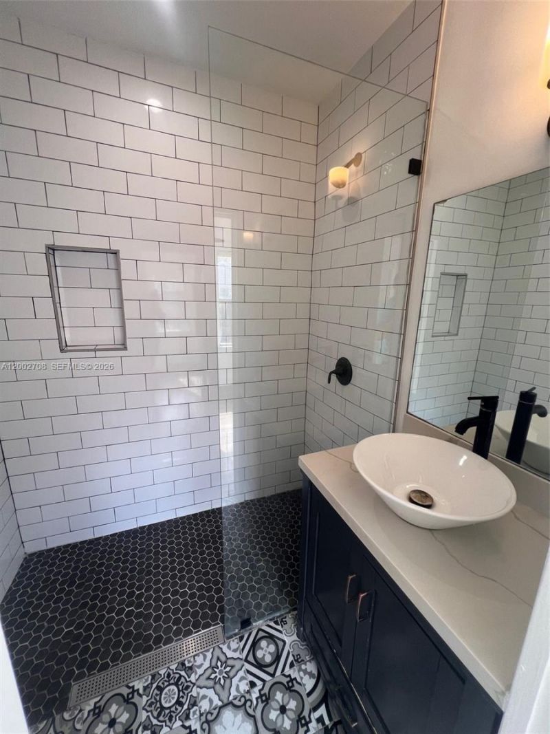 2272 SW 11th Terrace , Miami, FL 33135 Photo