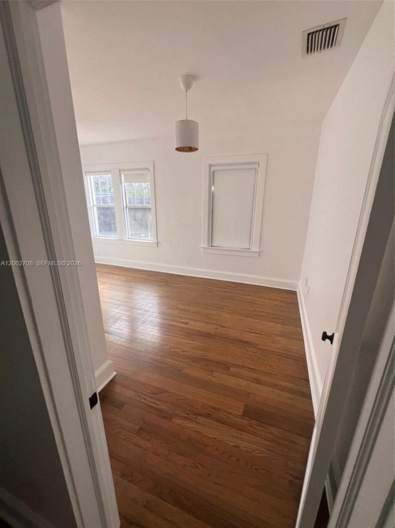 2272 SW 11th Terrace , Miami, FL 33135 Photo