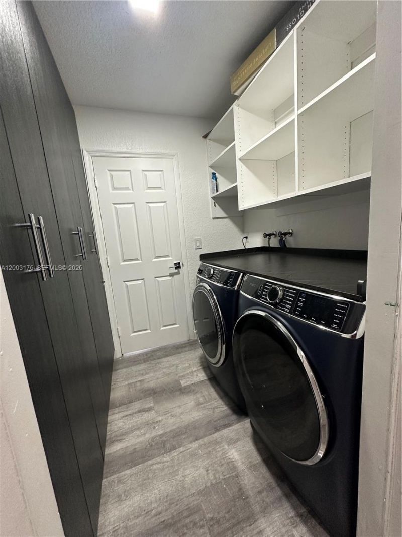 15981 SW 54th Ter , Miami, FL 33185 Photo