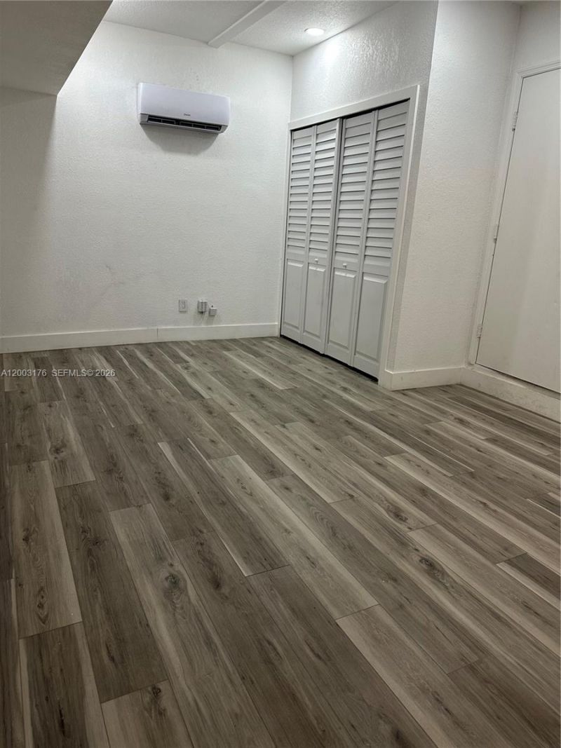 15981 SW 54th Ter , Miami, FL 33185 Photo