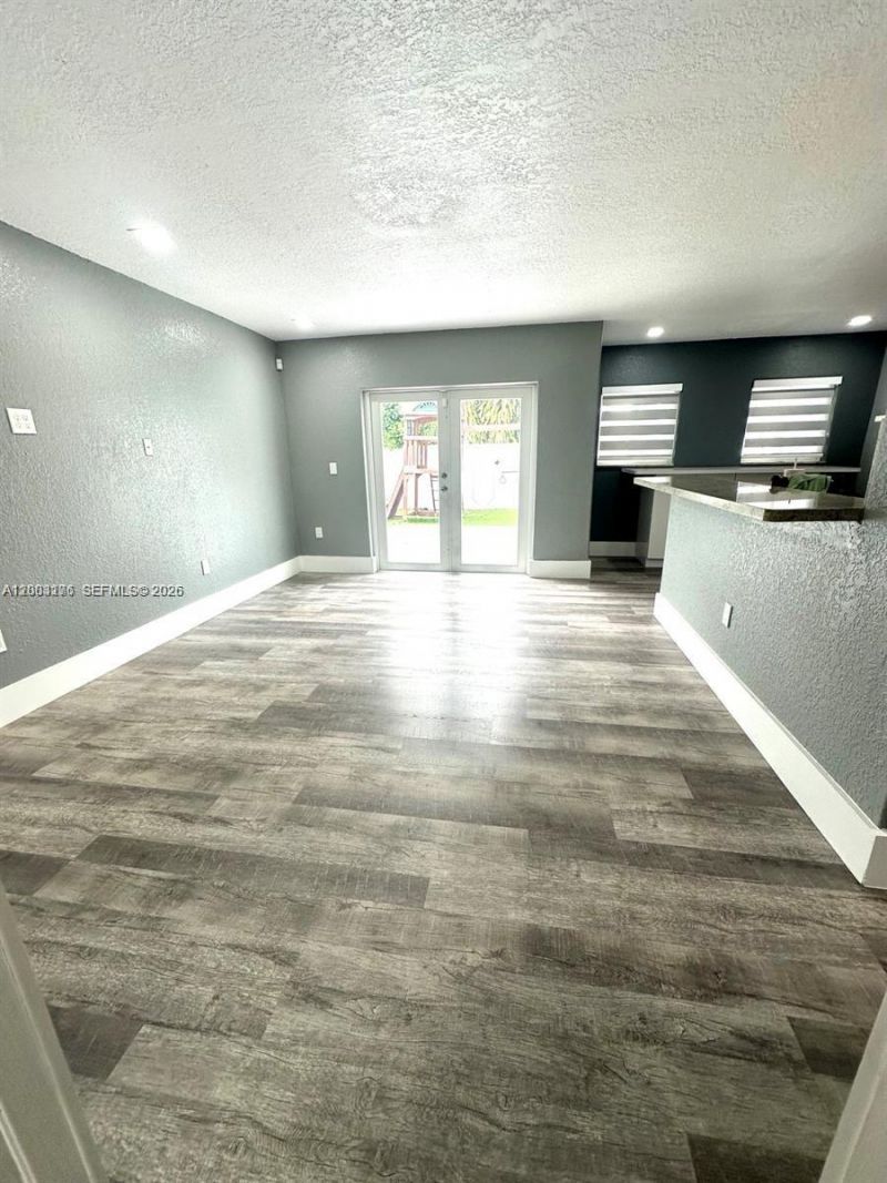 15981 SW 54th Ter , Miami, FL 33185 Photo