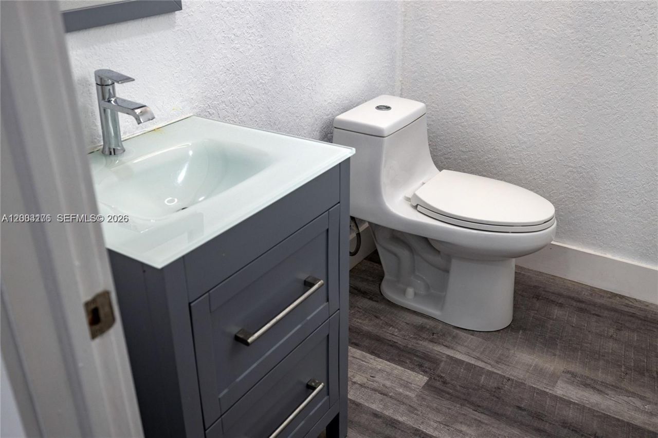 15981 SW 54th Ter , Miami, FL 33185 Photo