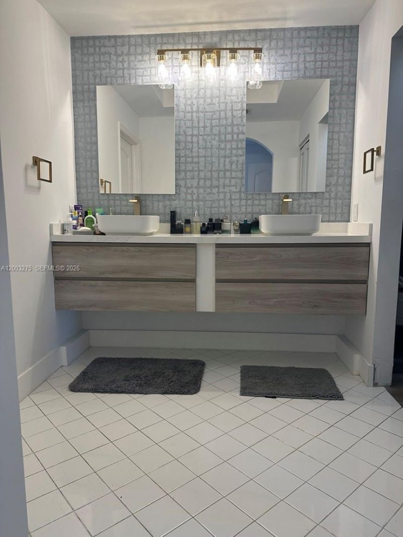 11521 NW 50th Ter, Doral, FL 33178 Photo