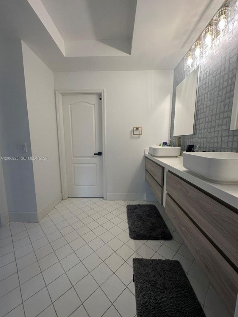 11521 NW 50th Ter, Doral, FL 33178 Photo